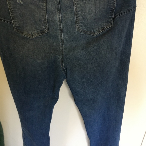 Torrid premium bombshell skinny jeans - Picture 3 of 3